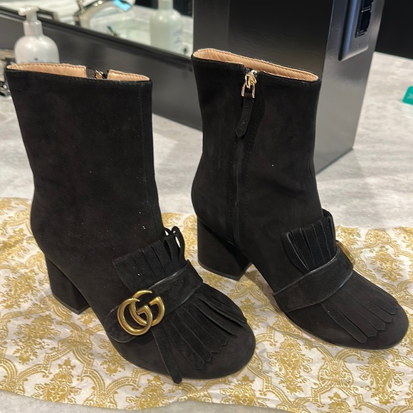 Similar to Gucci suede boots - Picture 1 of 5